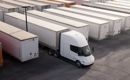 Autonomous and Electric Freight Decarbonization: Einride’s Landmark Acquisition of 500 Tesla Semis Marks a Major Pivot for Fleet Operations