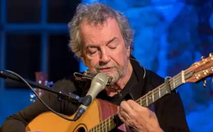 Bridging Dublin and Sofia: How Andy Irvine’s Accidental Encounter with Balkan Folk Forged a Trans-European Masterpiece