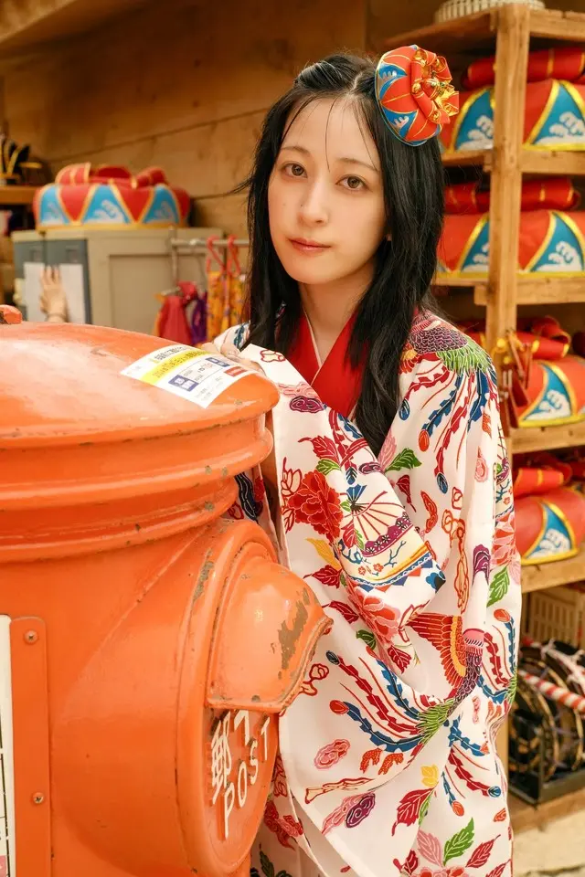 Industry Milestone: Voice Actress and Artist Kona Tsukine Announces Highly Anticipated 1st Photobook "Hitotoki"