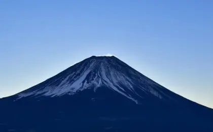 Mount Fuji Climbing Incident Sparks Outrage After Father Abandons Seven-Year-Old Son Mid-Ascent