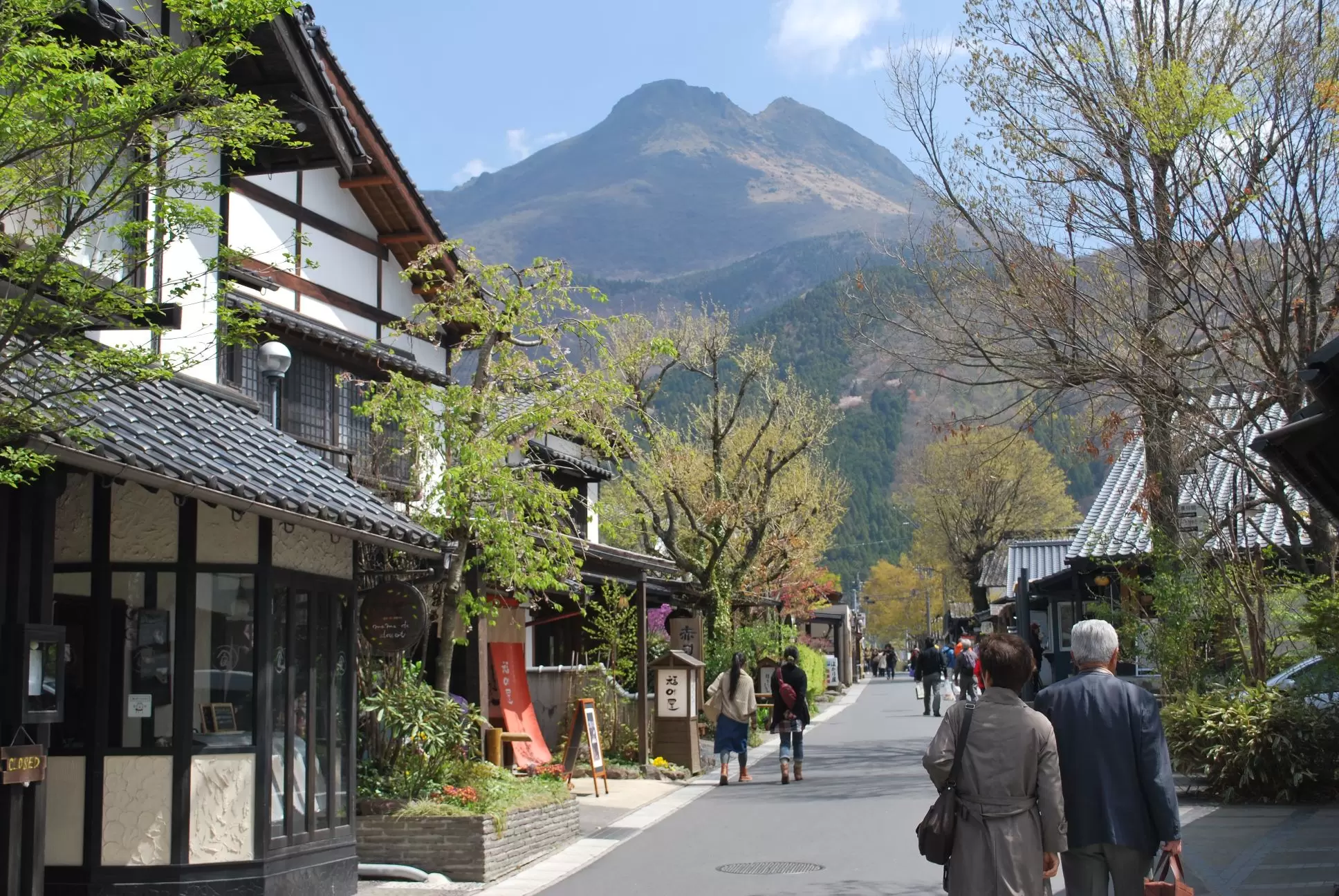 Navigating the Cash-Only Culture of Yufuin: The Ultimate Traveler’s Financial Preparedness Guide