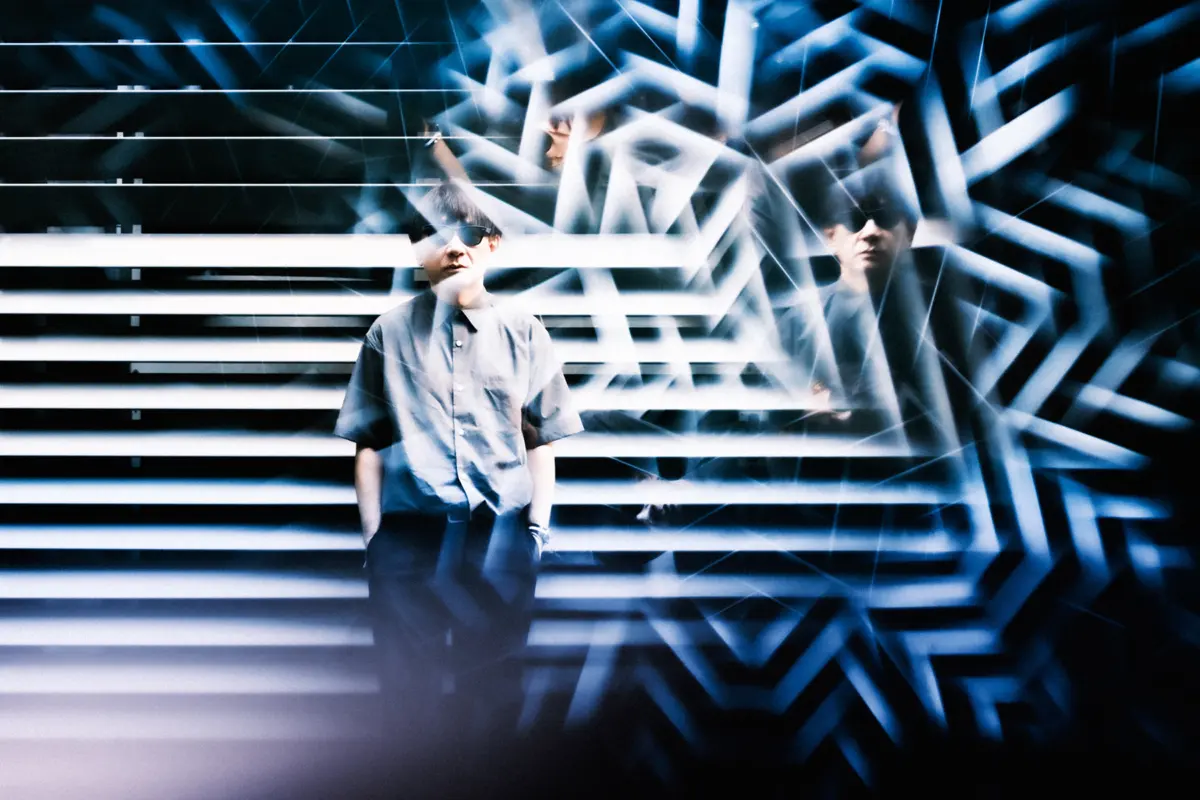 Navigating the Digital Mirror: Cornelius and the Avant-Garde Horizon of ‘Refractions’