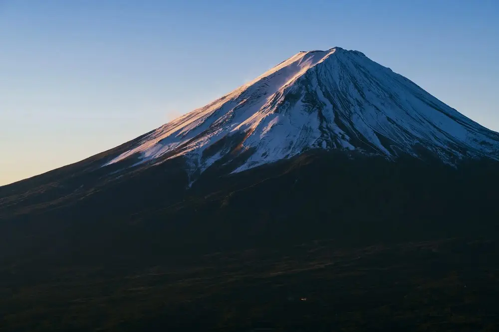 Pushing Past the Limit: German Hikers, High Altitude Sickness, and the Growing Crisis on Mt. Fuji’s Slopes