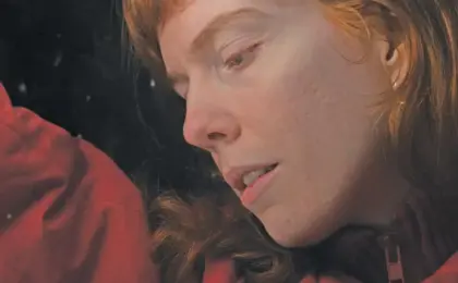 The Duality of Devotion: Inside Elanor Moss’s Masterclass of Contradiction, The Knife, The Needle
