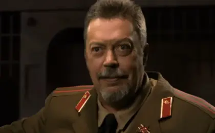 The Theatrical Titan: Remembering Tim Curry, a Master of the Unhinged and the Iconic