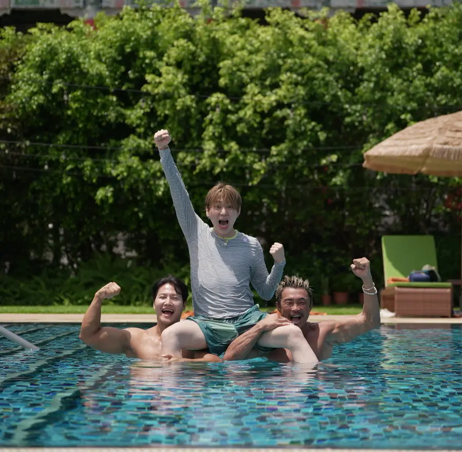 Watch: Zico Joins Choo Sung Hoon And Kim Jong Kook As New Youngest Member Of Travel Variety Show