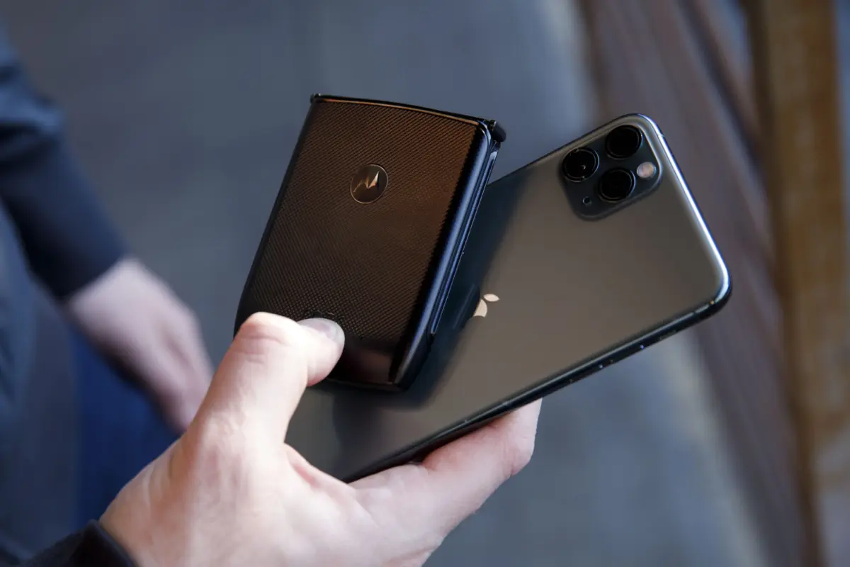 Apple at a Crossroads: The Anticipated Debut of the Foldable "iPhone Ultra," Camera-Equipped AirPods, and a New Era Under John Ternus