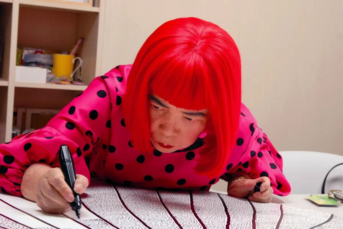 Exploring the Visionary Universe of Yayoi Kusama: A Retrospective Journey Through Art, Emotion, and Infinity