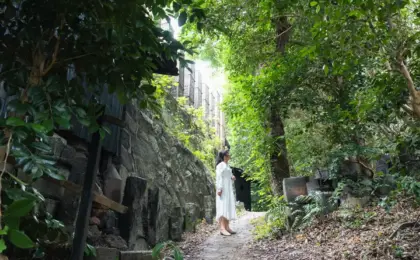 Following the Footsteps of Suspense: Exploring the Real-World Tokoname Locations of Keigo Higashino’s "The Swan and the Bat"