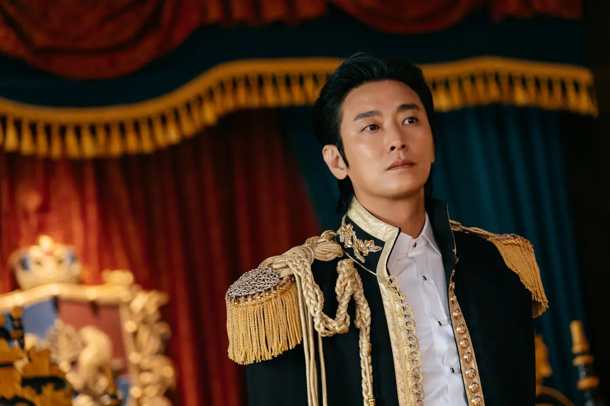 Lee Jong Suk And Lee Se Young’s Arrivals Change The Course Of Shin Min Ah And Ju Ji Hoon’s Lives In “The Remarried Empress”
