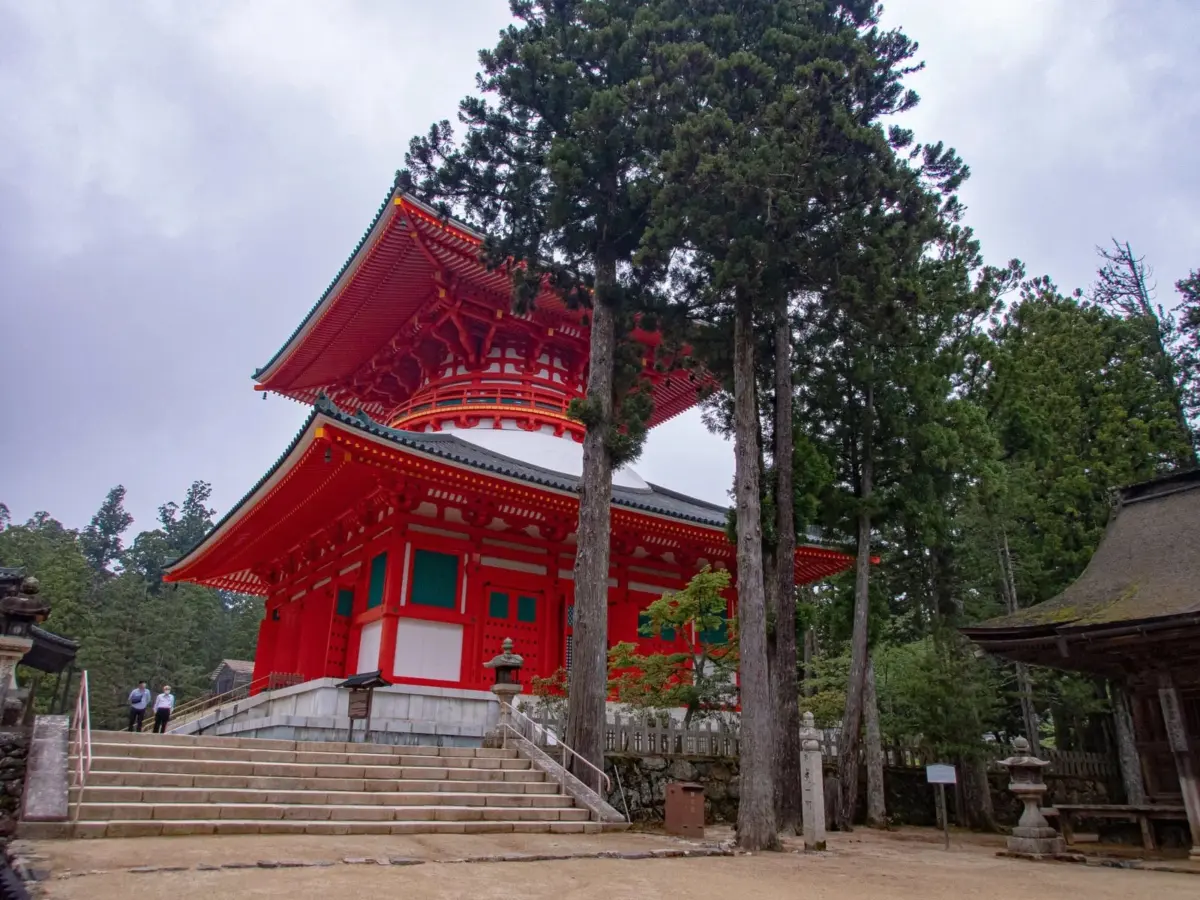 Sacred Spaces and Luxury Prices: The Tax Scandal and Commercial Evolution of Mount Koya’s Shukubo