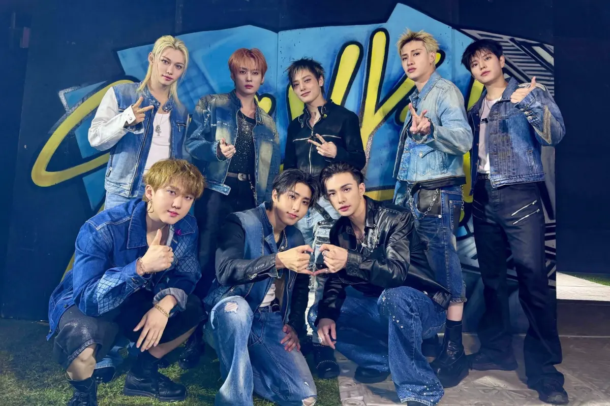 Stray Kids Make History Again: THIS & THAT Surges Back into the Billboard 200 Top 15 in Its Fifth Consecutive Week