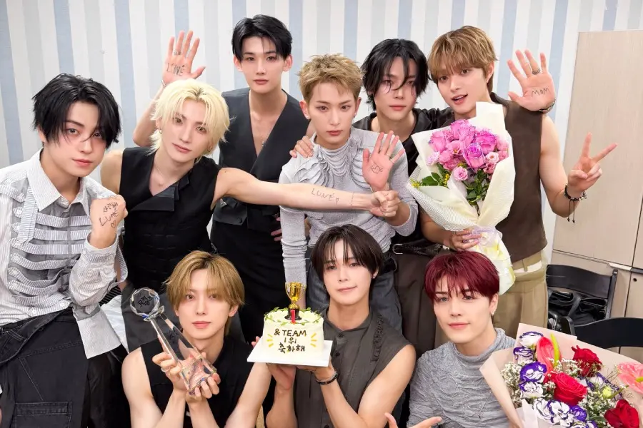 &TEAM Claims Historic First-Ever Music Show Trophy With “Mark on Me” on KBS Music Bank