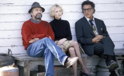 The Ultimate Political Illusion: Why Barry Levinson’s Wag the Dog is More Relevant Than Ever in the Age of Digital Disinformation