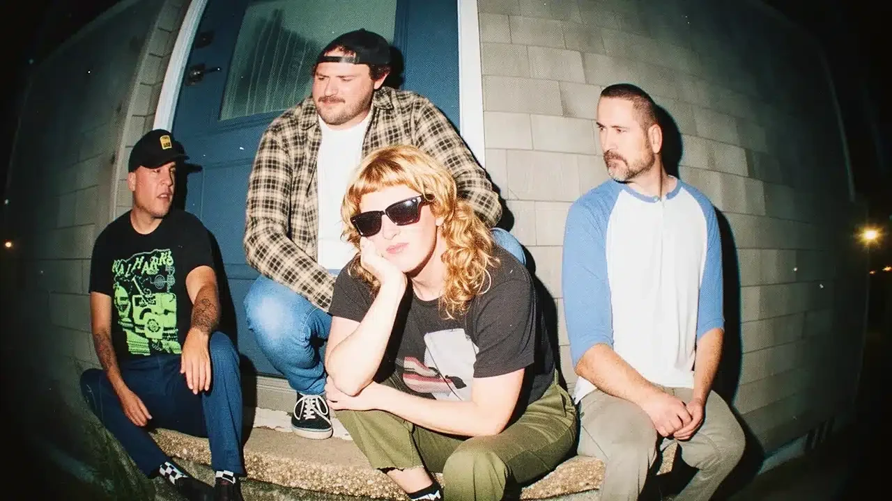 Striking a Chord from the Outer Banks: How Cor地 De Lux Crafted One of Indie Rock’s Finest Records Against the Odds