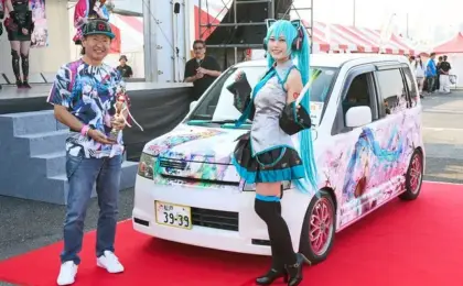 Subculture on Wheels: Inside Tokyo’s Landmark 10th Odaiba Itasha Tengoku Exhibition