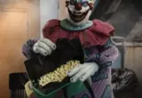 The Show Must Go On: Mezco Toyz Unveils the Terrifyingly Detailed ‘Killer Klowns from Outer Space’ Jumbo Figure